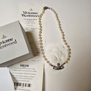 Auth Vivienne Westwood Man. bas relief  pearl necklace Comes Gift Box